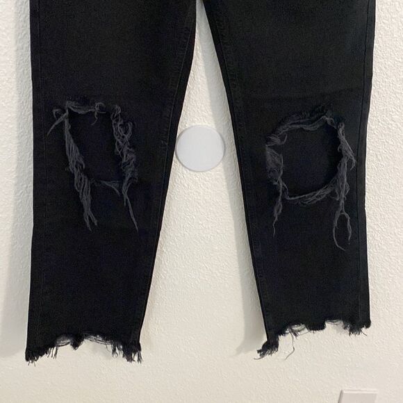NWOT- Free People- Black Maggie Mid RiseDistressed Jeans- Size 26/ US 2 - Picture 4 of 14